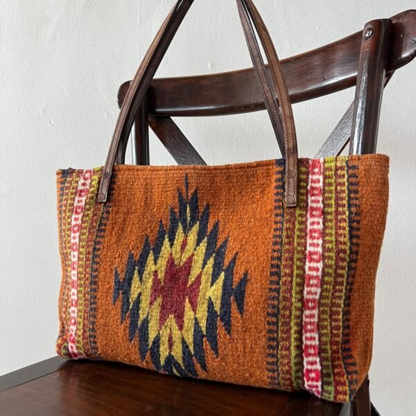 Medium wool bag